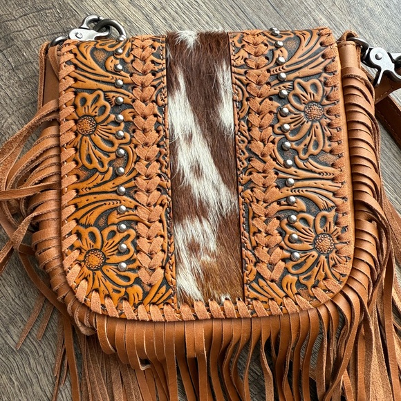 Montana West Cowhide & Fringe Crossbody Bag - Picture 5 of 5